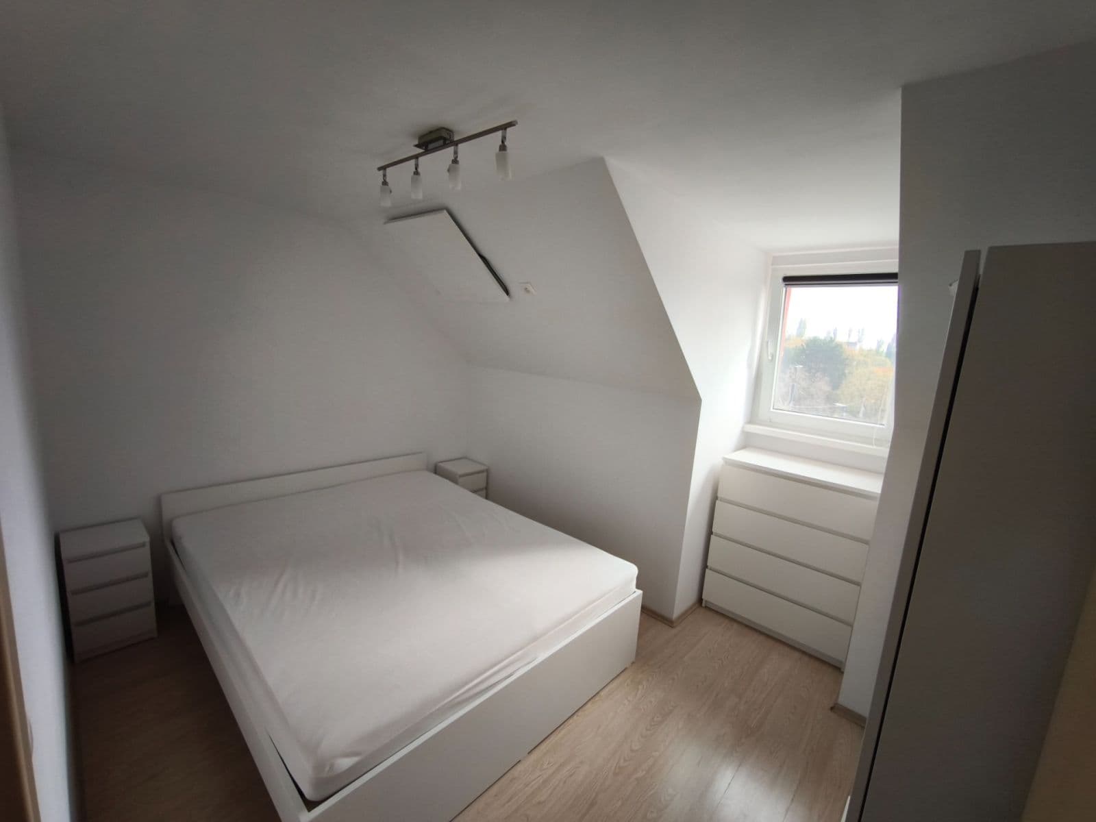 Prenájom bytu 2-izbový 46 m², Račianska, Nové Mesto, Bratislavský kraj Prenájom bytu 2-izbový 46 m², Račianska, Nové Mesto, Bratislavský kraj
