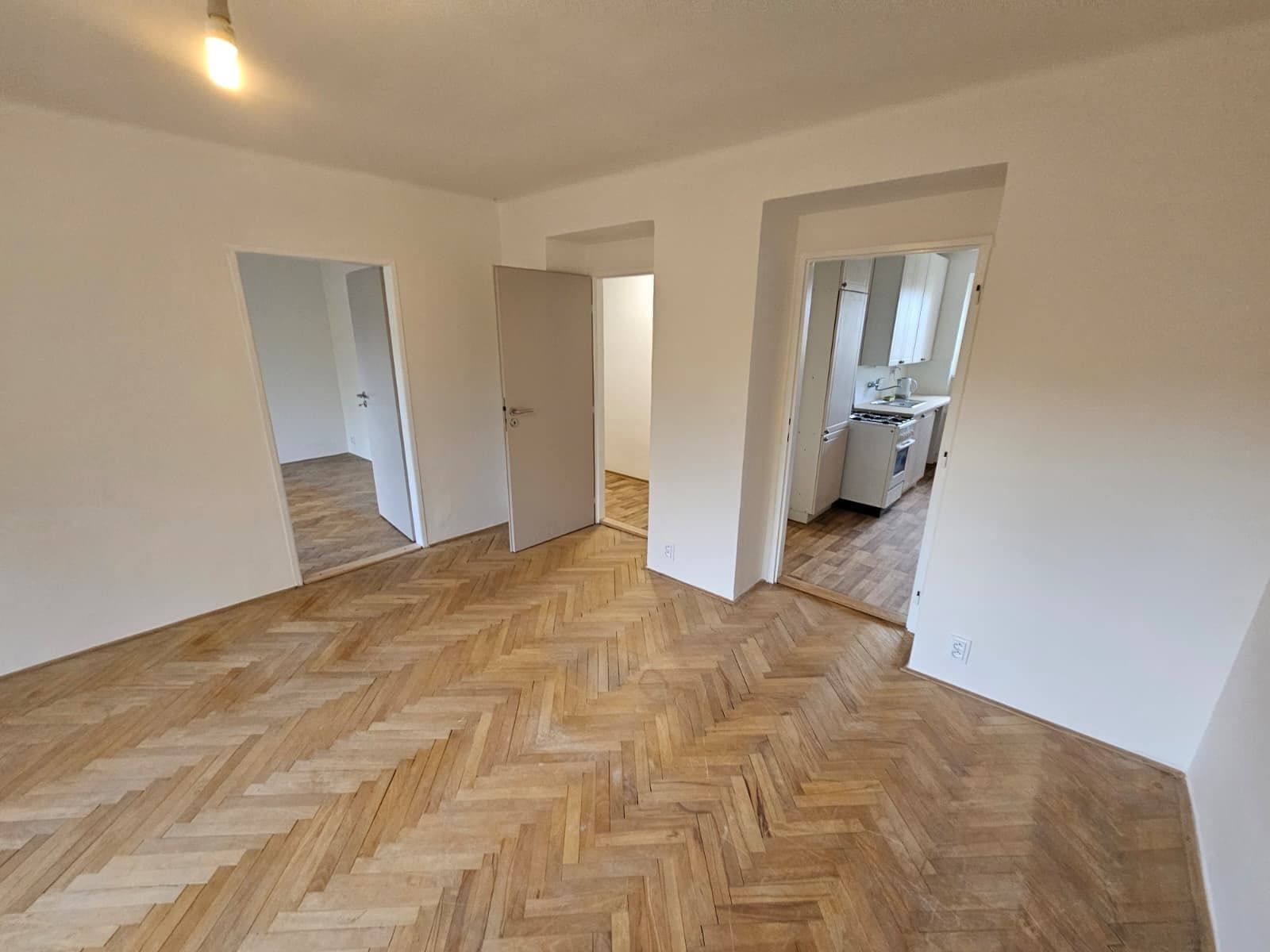 Prenájom bytu 2-izbový 55 m², Houdova, Praha, Praha Prenájom bytu 2-izbový 55 m², Houdova, Praha, Praha