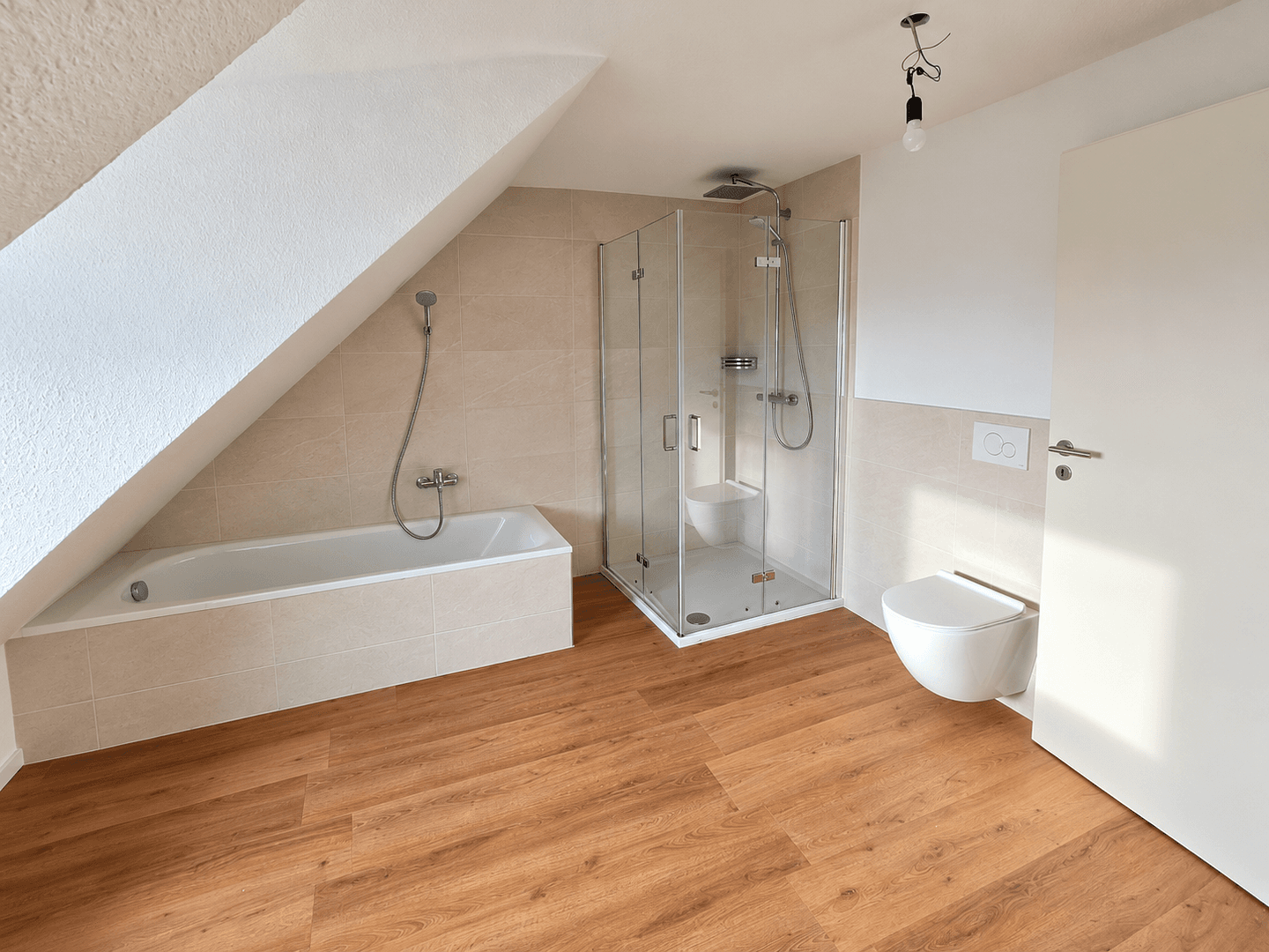 Prenájom domu 143 m², pozemok 1.136 m², Bindweider Straße 5, Malberg, Porýnie-Falcko Prenájom domu 143 m², pozemok 1.136 m², Bindweider Straße 5, Malberg, Porýnie-Falcko