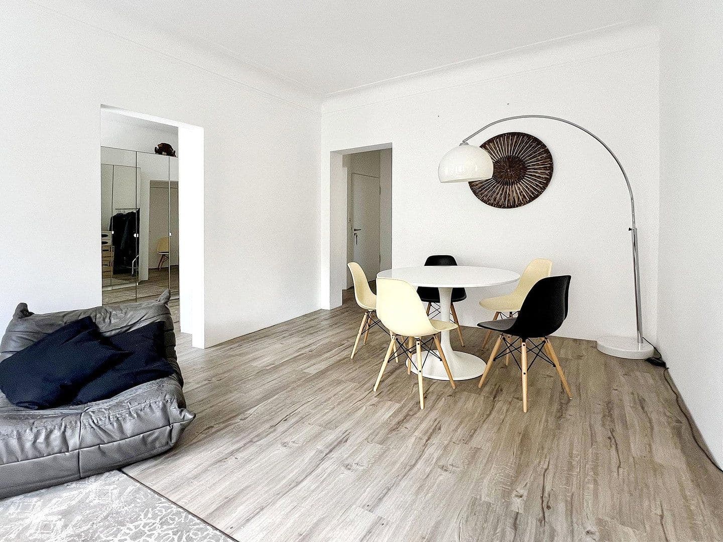 Predaj bytu 3-izbový 64 m², Stuttgart, Bádensko-Wurttembersko Predaj bytu 3-izbový 64 m², Stuttgart, Bádensko-Wurttembersko