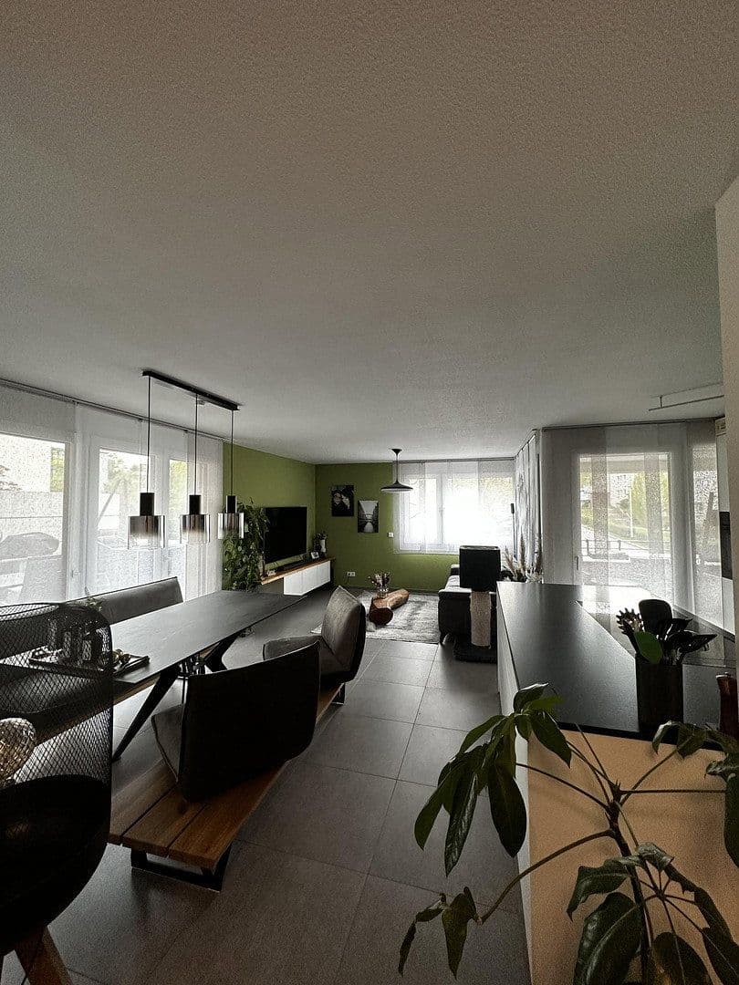 Prenájom bytu 4-izbový 101 m², Winnenden, Bádensko-Wurttembersko Prenájom bytu 4-izbový 101 m², Winnenden, Bádensko-Wurttembersko