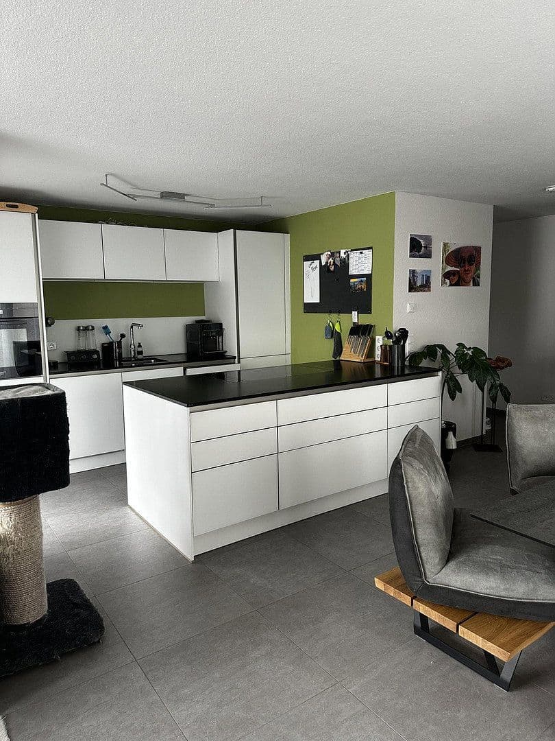 Prenájom bytu 4-izbový 101 m², Winnenden, Bádensko-Wurttembersko Prenájom bytu 4-izbový 101 m², Winnenden, Bádensko-Wurttembersko
