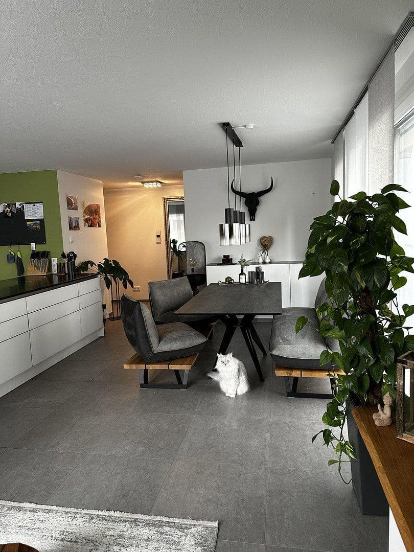 Prenájom bytu 4-izbový 101 m², Winnenden, Bádensko-Wurttembersko Prenájom bytu 4-izbový 101 m², Winnenden, Bádensko-Wurttembersko