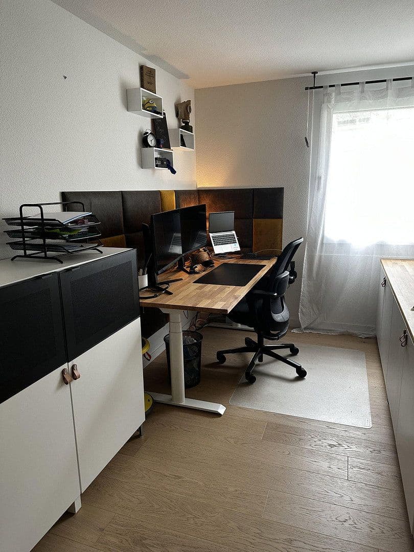 Prenájom bytu 4-izbový 101 m², Winnenden, Bádensko-Wurttembersko Prenájom bytu 4-izbový 101 m², Winnenden, Bádensko-Wurttembersko