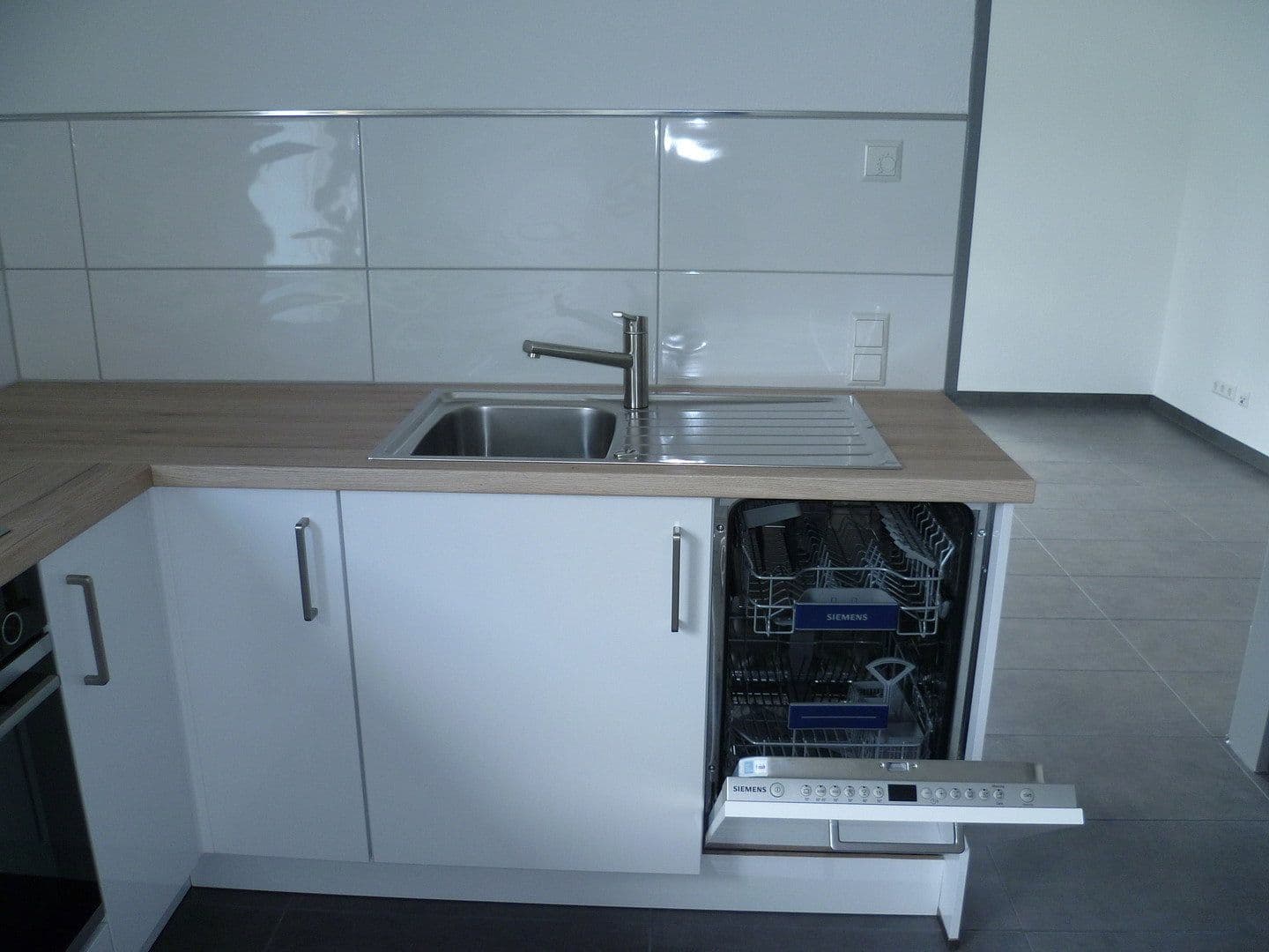 Prenájom bytu 2-izbový 55 m², Königsbach-Stein, Bádensko-Wurttembersko Prenájom bytu 2-izbový 55 m², Königsbach-Stein, Bádensko-Wurttembersko