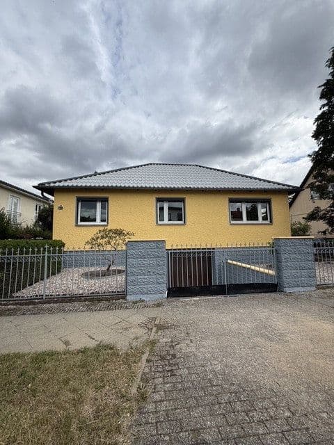 Prenájom domu 115 m², pozemok 450 m², Berlin, Berlín Prenájom domu 115 m², pozemok 450 m², Berlin, Berlín