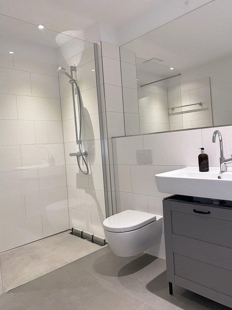 Prenájom bytu 2-izbový 58 m², Berlin, Berlín Prenájom bytu 2-izbový 58 m², Berlin, Berlín
