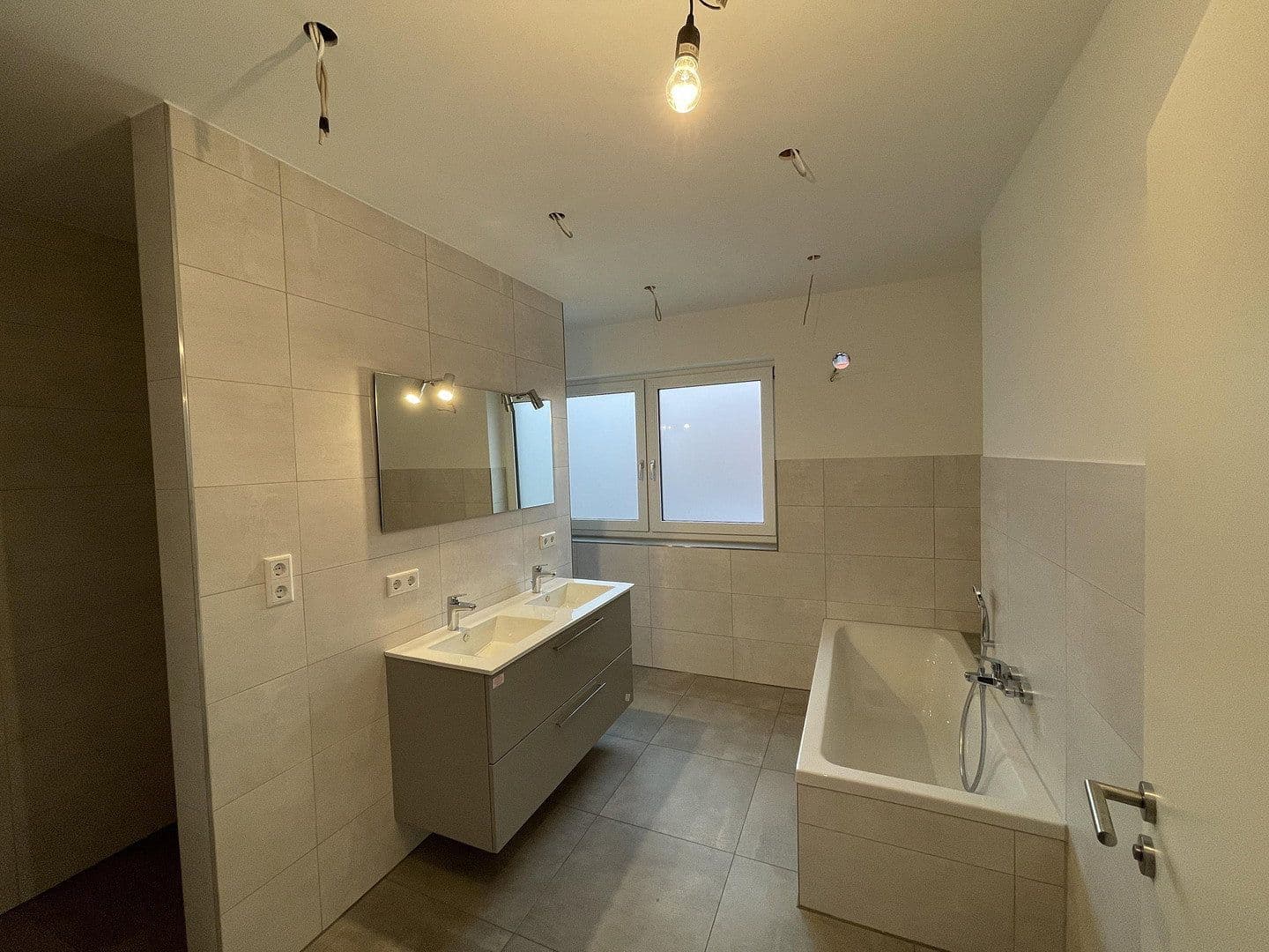 Prenájom domu 134 m², pozemok 361 m², Langfeldstraße 11a, Neunkirchen am Brand, Bavorsko Prenájom domu 134 m², pozemok 361 m², Langfeldstraße 11a, Neunkirchen am Brand, Bavorsko