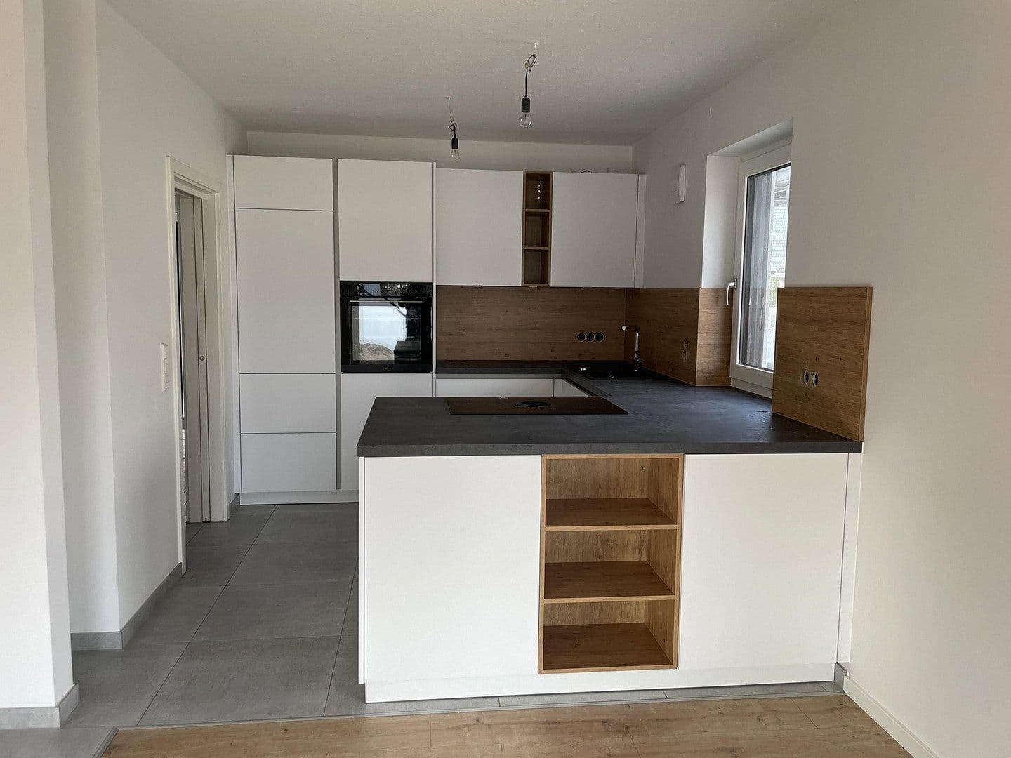 Prenájom domu 134 m², pozemok 361 m², Langfeldstraße 11a, Neunkirchen am Brand, Bavorsko Prenájom domu 134 m², pozemok 361 m², Langfeldstraße 11a, Neunkirchen am Brand, Bavorsko