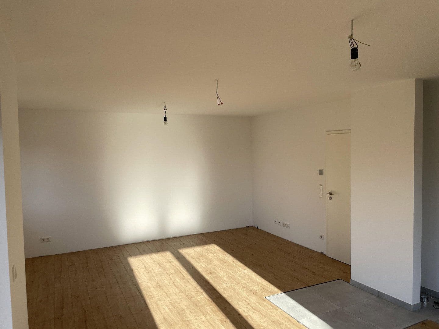 Prenájom domu 134 m², pozemok 361 m², Langfeldstraße 11a, Neunkirchen am Brand, Bavorsko Prenájom domu 134 m², pozemok 361 m², Langfeldstraße 11a, Neunkirchen am Brand, Bavorsko