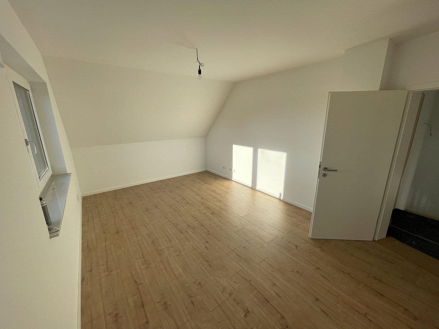 Prenájom domu 134 m², pozemok 361 m², Langfeldstraße 11a, Neunkirchen am Brand, Bavorsko Prenájom domu 134 m², pozemok 361 m², Langfeldstraße 11a, Neunkirchen am Brand, Bavorsko