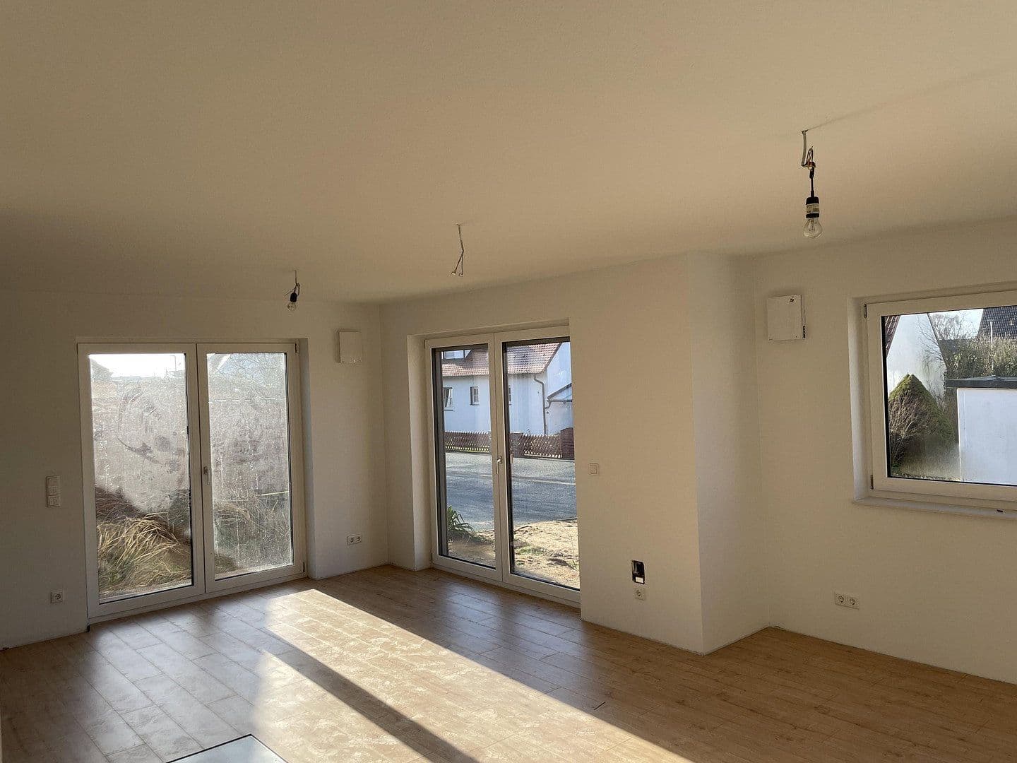 Prenájom domu 134 m², pozemok 361 m², Langfeldstraße 11a, Neunkirchen am Brand, Bavorsko Prenájom domu 134 m², pozemok 361 m², Langfeldstraße 11a, Neunkirchen am Brand, Bavorsko
