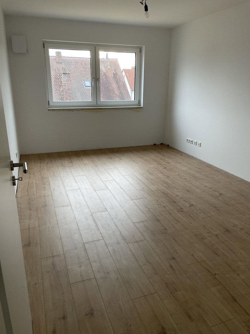 Prenájom domu 134 m², pozemok 361 m², Langfeldstraße 11a, Neunkirchen am Brand, Bavorsko Prenájom domu 134 m², pozemok 361 m², Langfeldstraße 11a, Neunkirchen am Brand, Bavorsko