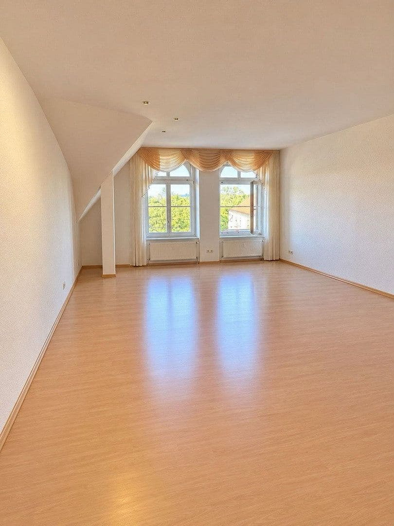 Prenájom bytu 3-izbový 79 m², Hoffmannstraße 30, Chemnitz, Sasko Prenájom bytu 3-izbový 79 m², Hoffmannstraße 30, Chemnitz, Sasko