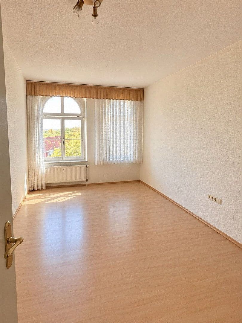 Prenájom bytu 3-izbový 79 m², Hoffmannstraße 30, Chemnitz, Sasko Prenájom bytu 3-izbový 79 m², Hoffmannstraße 30, Chemnitz, Sasko