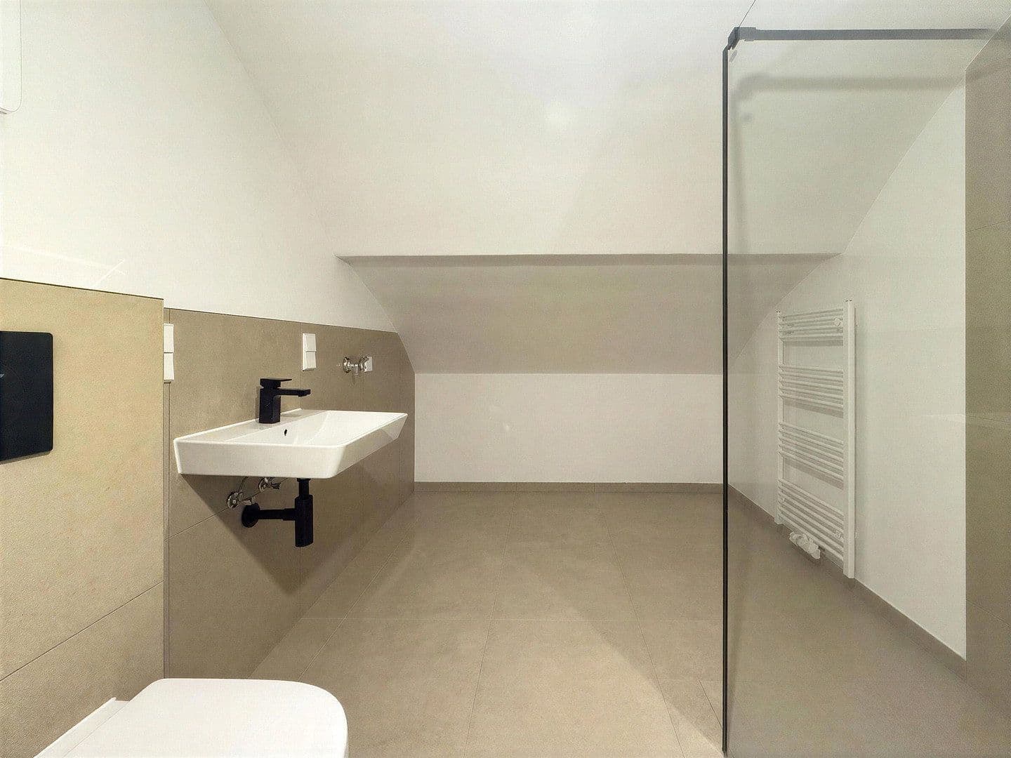 Predaj bytu 4-izbový 138 m², Rönnestraße 4, Berlin, Berlín Predaj bytu 4-izbový 138 m², Rönnestraße 4, Berlin, Berlín
