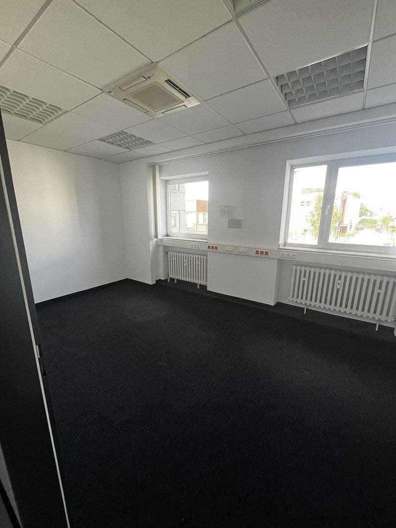 Prenájom kancelárie 105 m², Hauptstr. 15-21, Frechen, Severné Porýnie - Westfálsko Prenájom kancelárie 105 m², Hauptstr. 15-21, Frechen, Severné Porýnie - Westfálsko