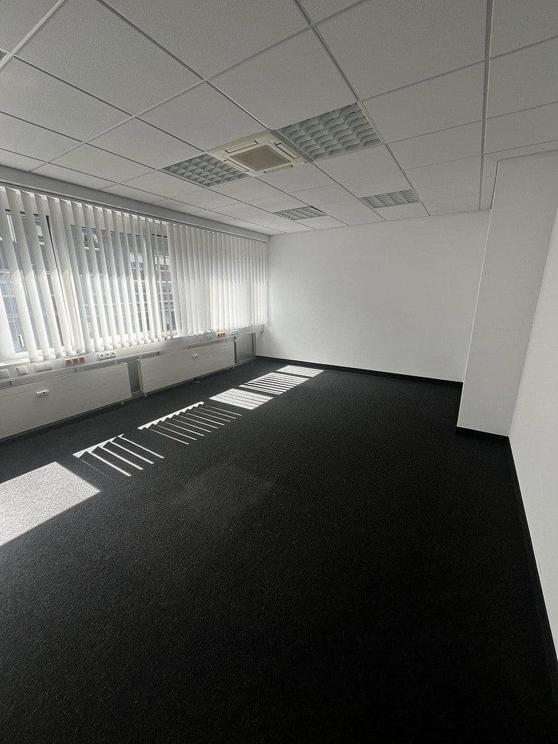 Prenájom kancelárie 105 m², Hauptstr. 15-21, Frechen, Severné Porýnie - Westfálsko Prenájom kancelárie 105 m², Hauptstr. 15-21, Frechen, Severné Porýnie - Westfálsko