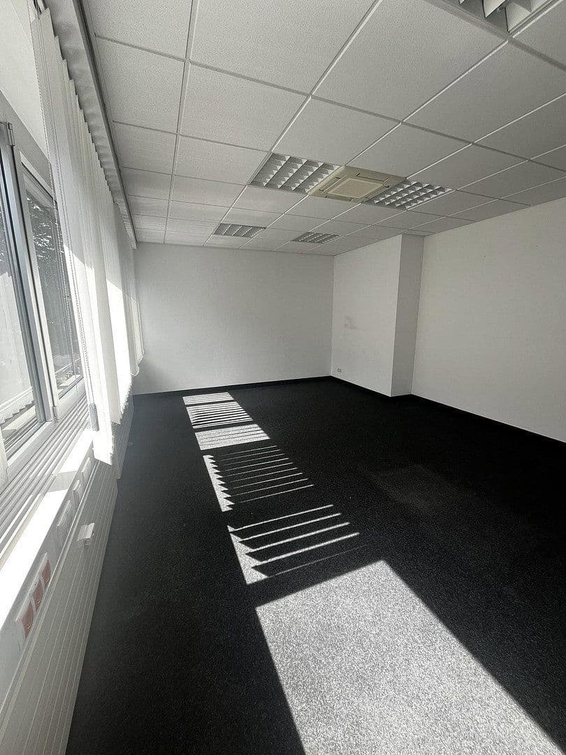 Prenájom kancelárie 105 m², Hauptstr. 15-21, Frechen, Severné Porýnie - Westfálsko Prenájom kancelárie 105 m², Hauptstr. 15-21, Frechen, Severné Porýnie - Westfálsko