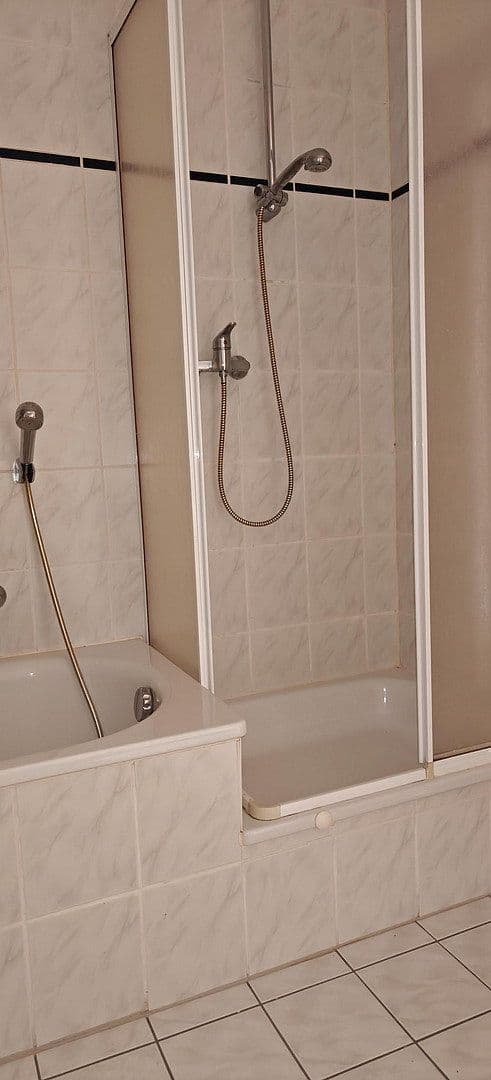Prenájom bytu 2-izbový 69 m², Bischofstraße 29, Leipzig, Sasko Prenájom bytu 2-izbový 69 m², Bischofstraße 29, Leipzig, Sasko