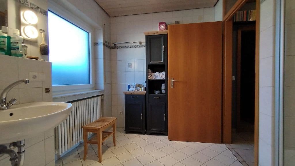 Prenájom bytu 3-izbový 110 m², Ammerbuch, Bádensko-Wurttembersko Prenájom bytu 3-izbový 110 m², Ammerbuch, Bádensko-Wurttembersko