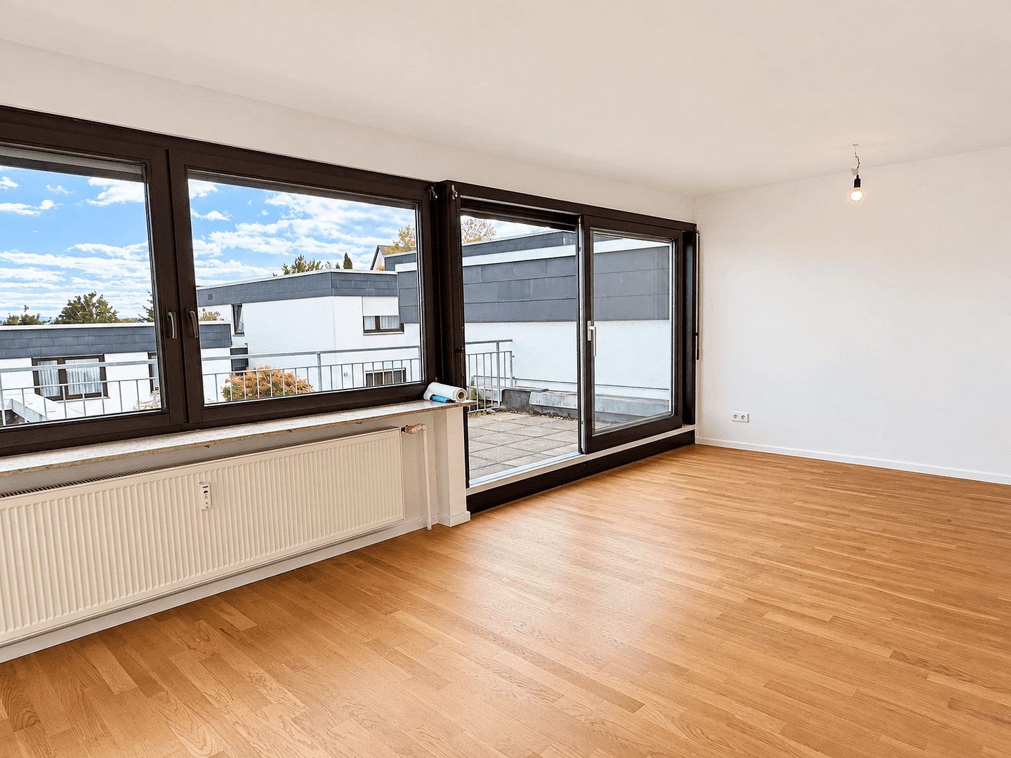 Prenájom bytu 3-izbový 71 m², Esslingen am Neckar, Bádensko-Wurttembersko Prenájom bytu 3-izbový 71 m², Esslingen am Neckar, Bádensko-Wurttembersko