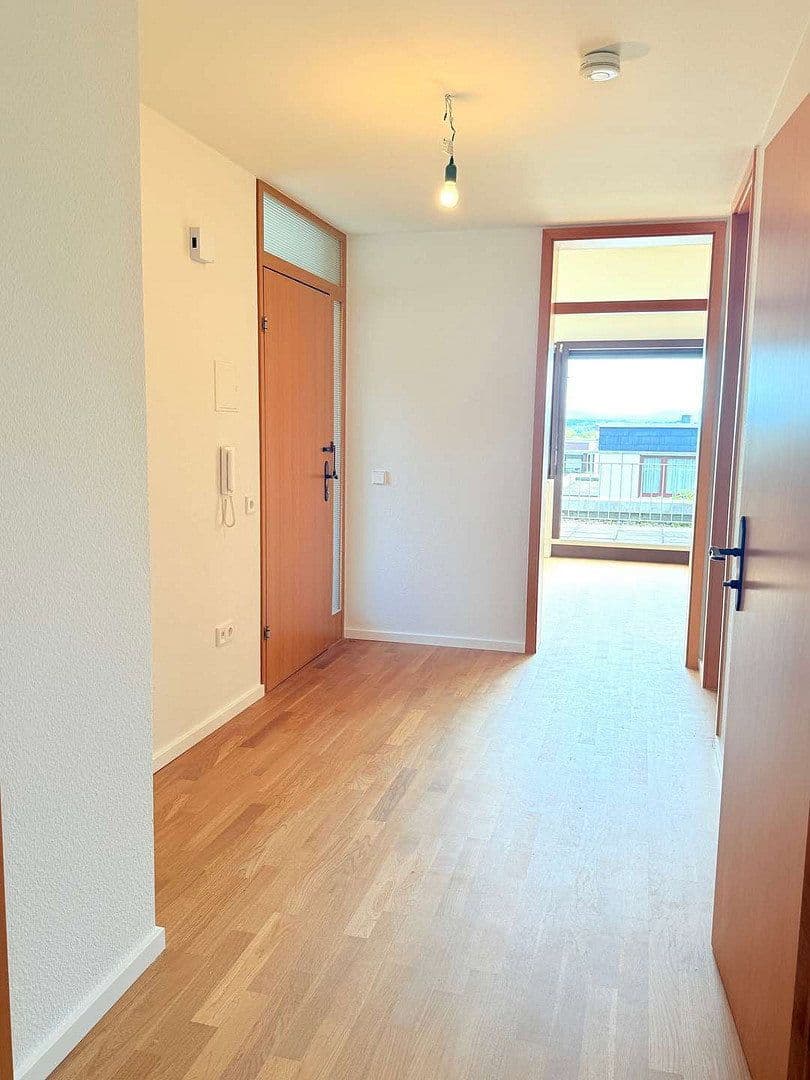 Prenájom bytu 3-izbový 71 m², Esslingen am Neckar, Bádensko-Wurttembersko Prenájom bytu 3-izbový 71 m², Esslingen am Neckar, Bádensko-Wurttembersko