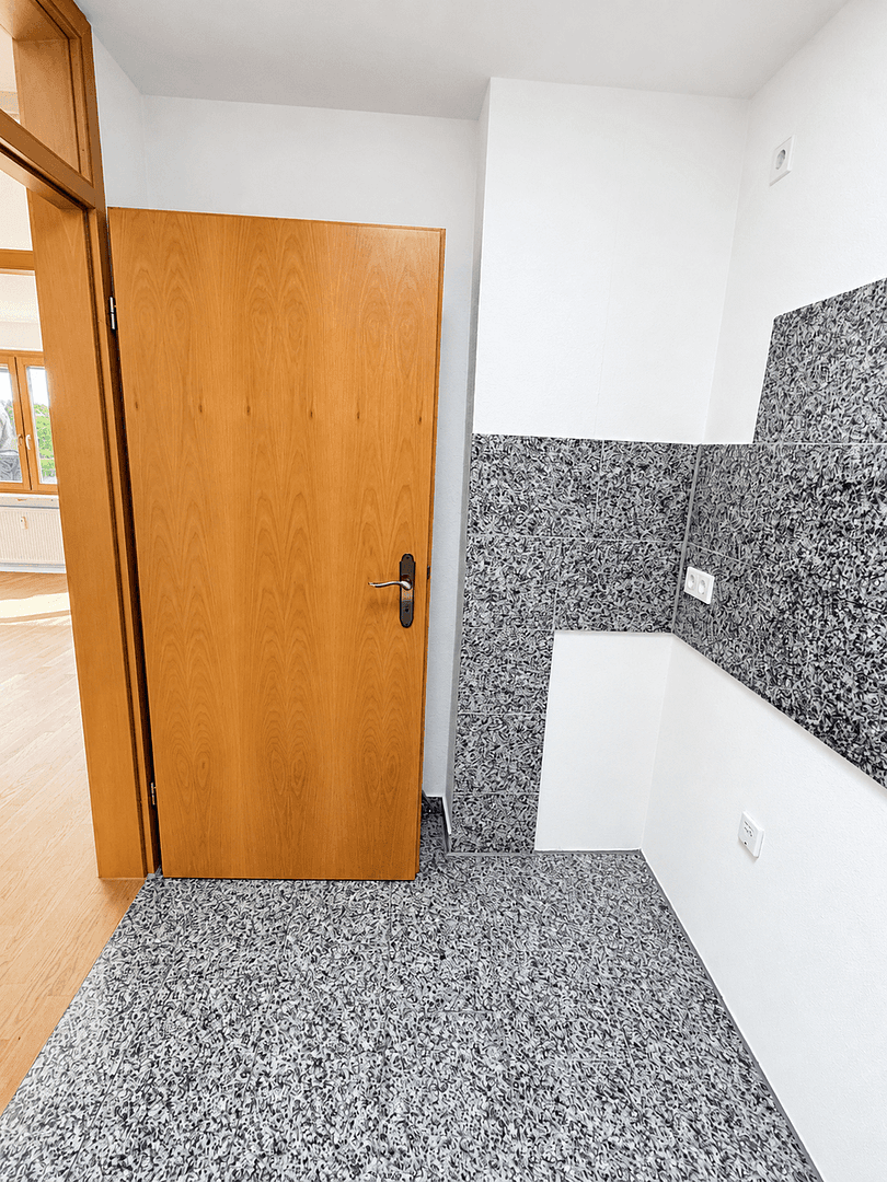 Prenájom bytu 3-izbový 71 m², Esslingen am Neckar, Bádensko-Wurttembersko Prenájom bytu 3-izbový 71 m², Esslingen am Neckar, Bádensko-Wurttembersko