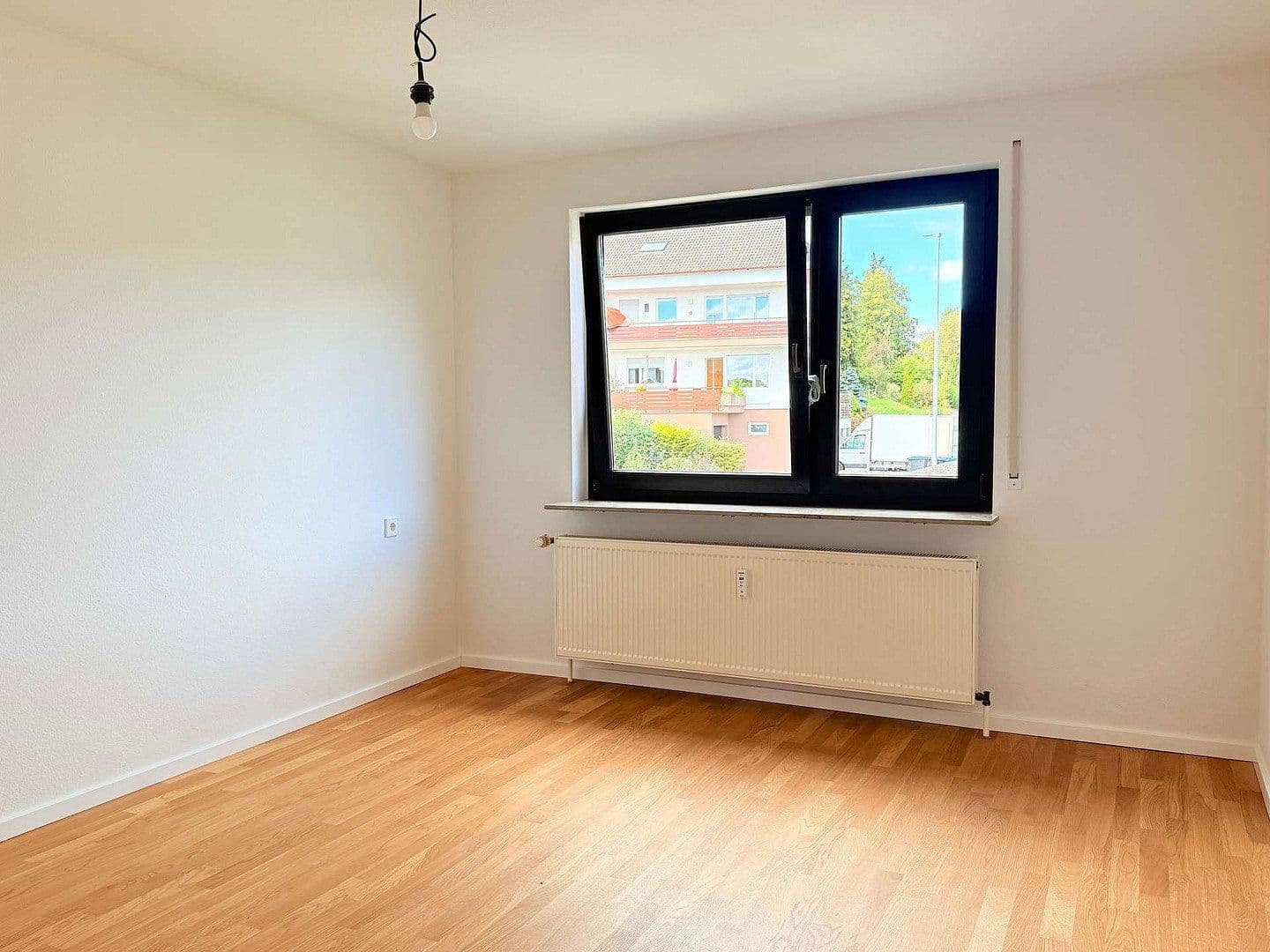 Prenájom bytu 3-izbový 71 m², Esslingen am Neckar, Bádensko-Wurttembersko Prenájom bytu 3-izbový 71 m², Esslingen am Neckar, Bádensko-Wurttembersko