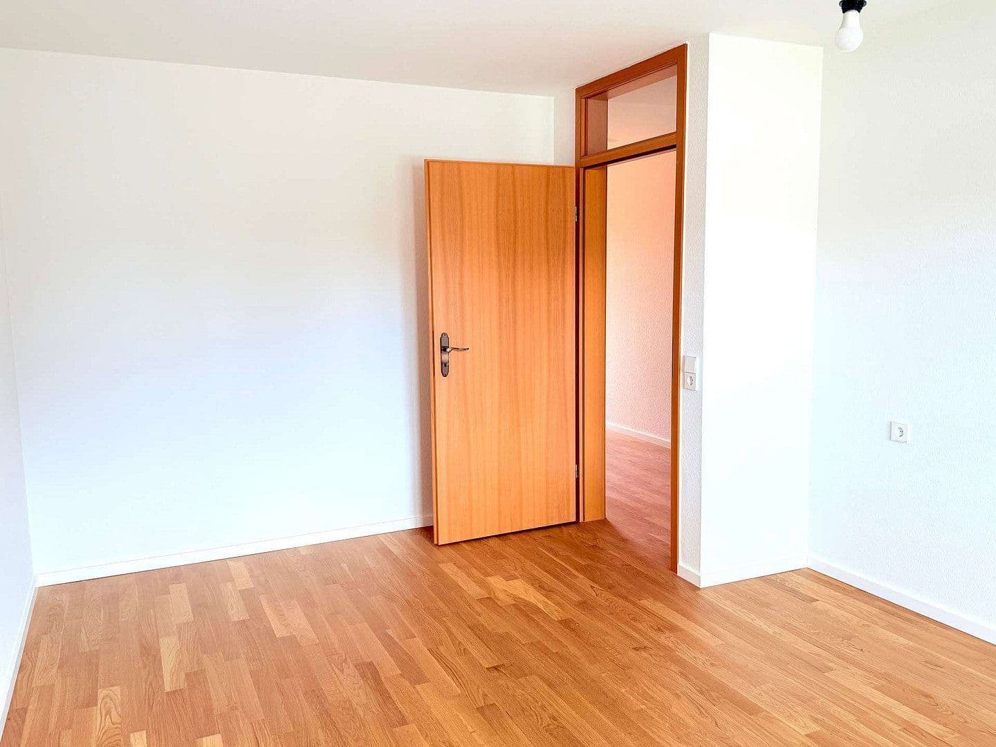 Prenájom bytu 3-izbový 71 m², Esslingen am Neckar, Bádensko-Wurttembersko Prenájom bytu 3-izbový 71 m², Esslingen am Neckar, Bádensko-Wurttembersko