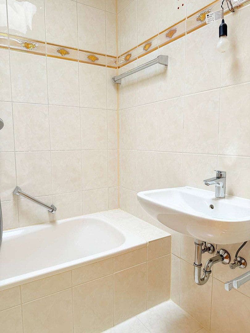 Prenájom bytu 3-izbový 71 m², Esslingen am Neckar, Bádensko-Wurttembersko Prenájom bytu 3-izbový 71 m², Esslingen am Neckar, Bádensko-Wurttembersko