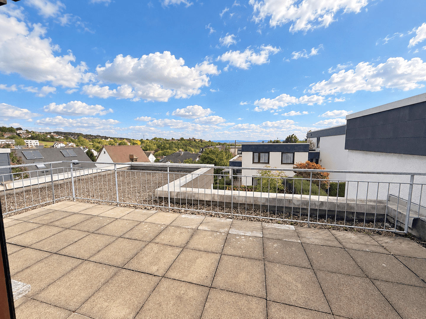 Prenájom bytu 3-izbový 71 m², Esslingen am Neckar, Bádensko-Wurttembersko Prenájom bytu 3-izbový 71 m², Esslingen am Neckar, Bádensko-Wurttembersko