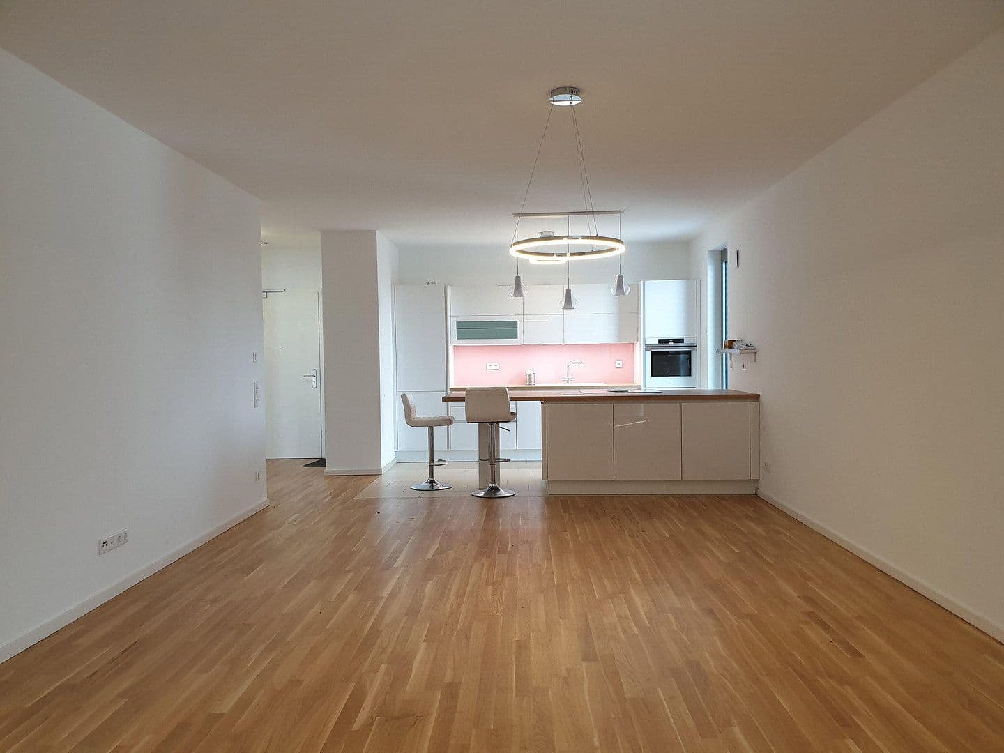 Prenájom bytu 2-izbový 75 m², Mörfelder Straße 22, Kelsterbach, Hesensko Prenájom bytu 2-izbový 75 m², Mörfelder Straße 22, Kelsterbach, Hesensko