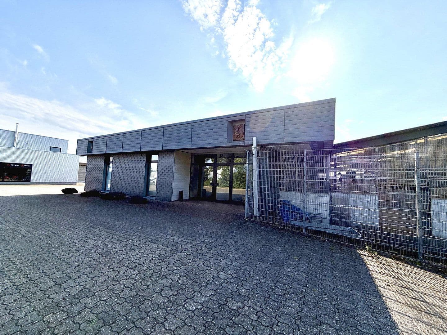 Predaj nebytového priestoru 4.641 m², Humboldtstraße, 9-11, 9-11, Neunkirchen-Seelscheid, Severné Porýnie - Westfálsko Predaj nebytového priestoru 4.641 m², Humboldtstraße, 9-11, 9-11, Neunkirchen-Seelscheid, Severné Porýnie - Westfálsko
