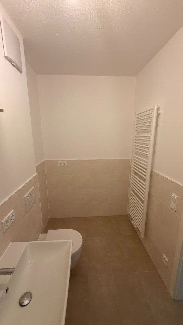 Prenájom bytu 2-izbový 48 m², Lilli-Kurowski-Str. 9, München, Bavorsko Prenájom bytu 2-izbový 48 m², Lilli-Kurowski-Str. 9, München, Bavorsko
