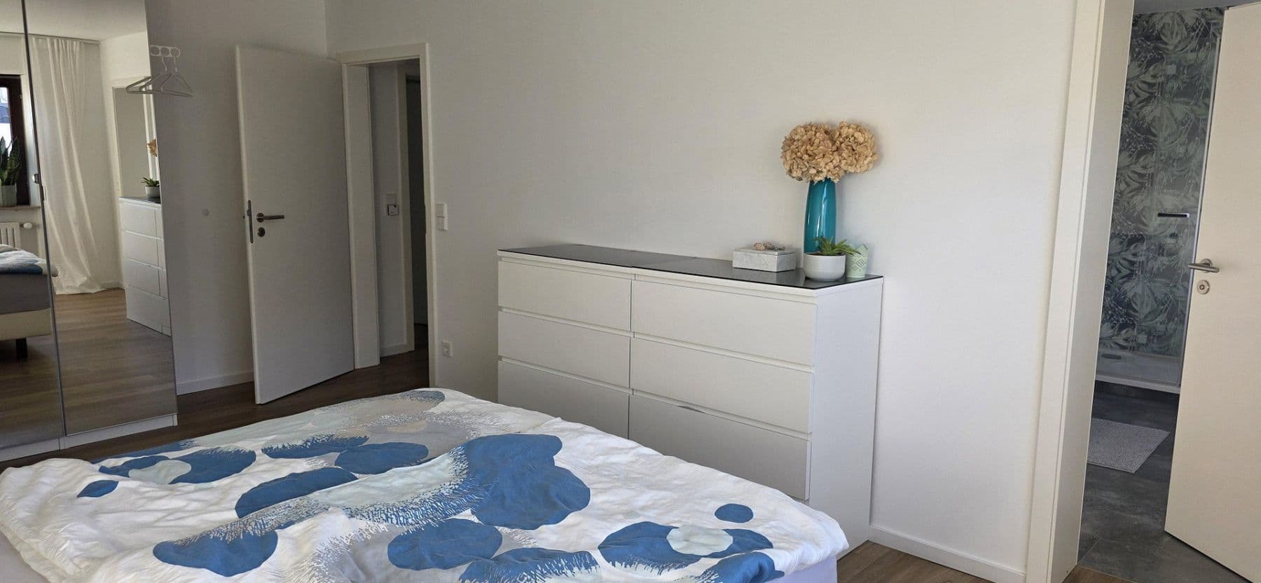 Prenájom bytu 3-izbový 114 m², Stuttgart, Bádensko-Wurttembersko Prenájom bytu 3-izbový 114 m², Stuttgart, Bádensko-Wurttembersko