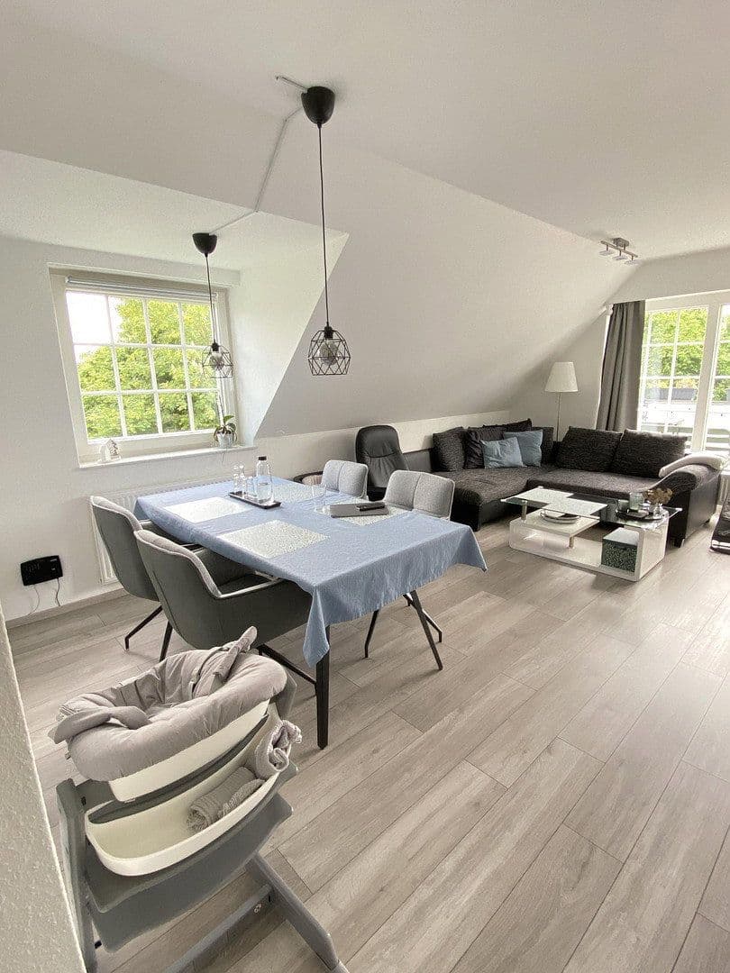 Prenájom bytu 4-izbový 77 m², Hölderlin Str. 2, Stuhr, Dolné Sasko Prenájom bytu 4-izbový 77 m², Hölderlin Str. 2, Stuhr, Dolné Sasko
