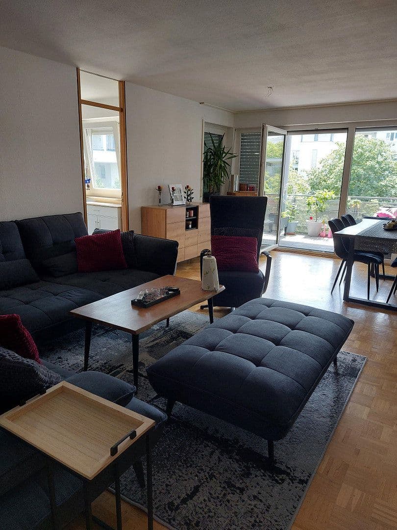 Prenájom bytu 3-izbový 80 m², Walter-Gropius-Str. 1, Reutlingen, Bádensko-Wurttembersko Prenájom bytu 3-izbový 80 m², Walter-Gropius-Str. 1, Reutlingen, Bádensko-Wurttembersko