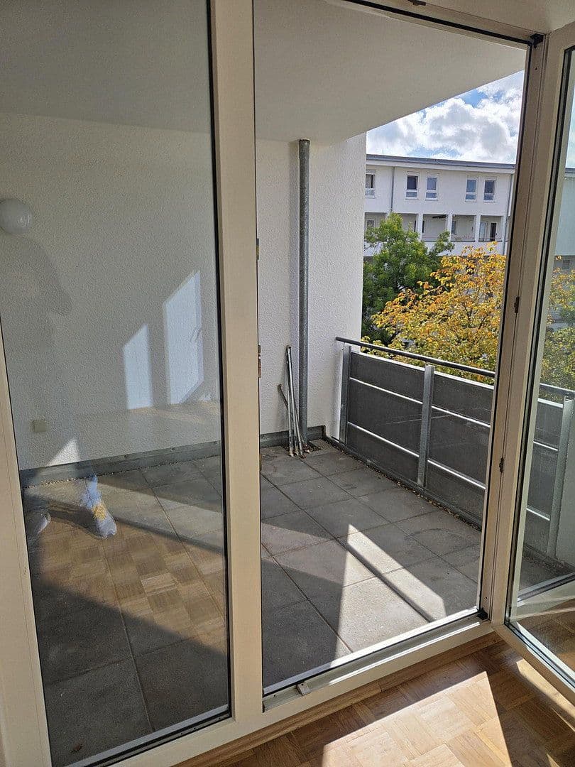 Prenájom bytu 2-izbový 60 m², Walter-Gropius-Str. 1, Reutlingen, Bádensko-Wurttembersko Prenájom bytu 2-izbový 60 m², Walter-Gropius-Str. 1, Reutlingen, Bádensko-Wurttembersko