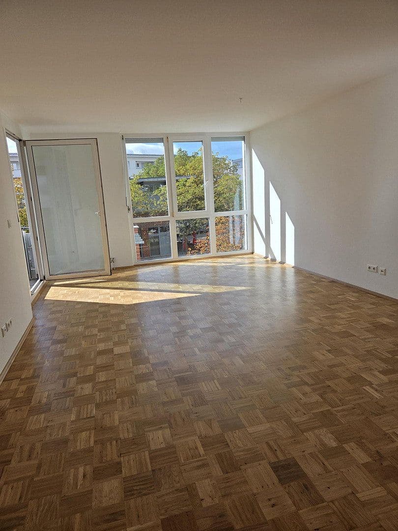 Prenájom bytu 2-izbový 60 m², Walter-Gropius-Str. 1, Reutlingen, Bádensko-Wurttembersko Prenájom bytu 2-izbový 60 m², Walter-Gropius-Str. 1, Reutlingen, Bádensko-Wurttembersko