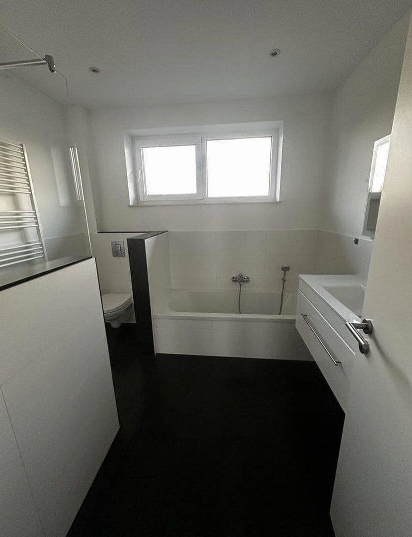 Prenájom bytu 4-izbový 128 m², Kurzer Weg 2, Bardowick, Dolné Sasko Prenájom bytu 4-izbový 128 m², Kurzer Weg 2, Bardowick, Dolné Sasko