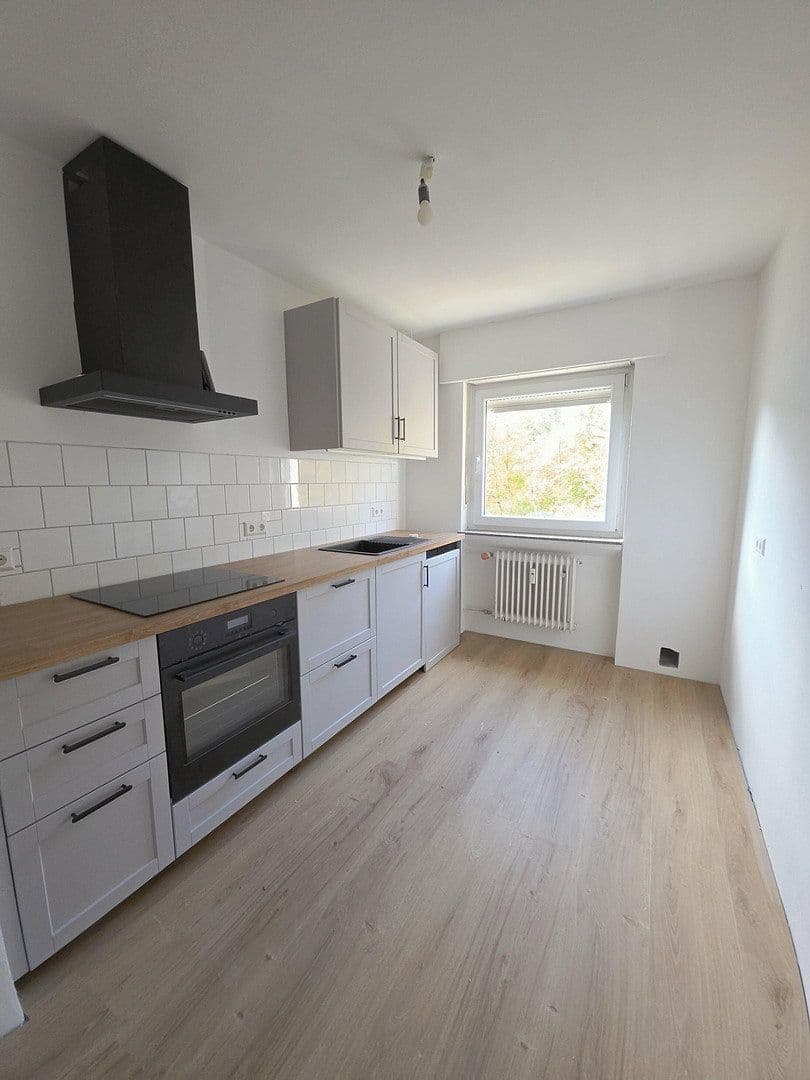 Prenájom bytu 3-izbový 71 m², Karlsruhe, Bádensko-Wurttembersko Prenájom bytu 3-izbový 71 m², Karlsruhe, Bádensko-Wurttembersko