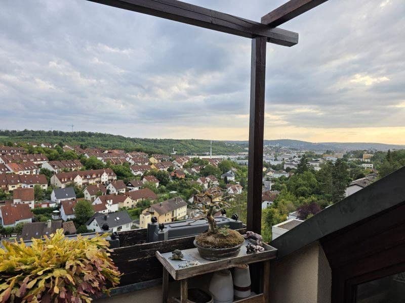 Prenájom bytu 4-izbový 97 m², Würzburg, Bavorsko Prenájom bytu 4-izbový 97 m², Würzburg, Bavorsko