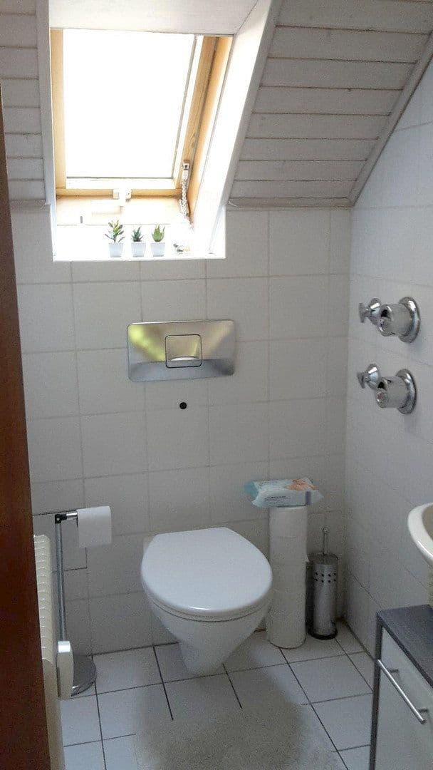 Prenájom bytu 4-izbový 97 m², Würzburg, Bavorsko Prenájom bytu 4-izbový 97 m², Würzburg, Bavorsko