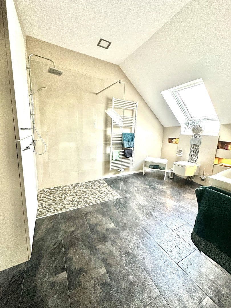 Prenájom bytu 6-izbový 155 m², Hauptstraße, 132, Schwelm, Severné Porýnie - Westfálsko Prenájom bytu 6-izbový 155 m², Hauptstraße, 132, Schwelm, Severné Porýnie - Westfálsko