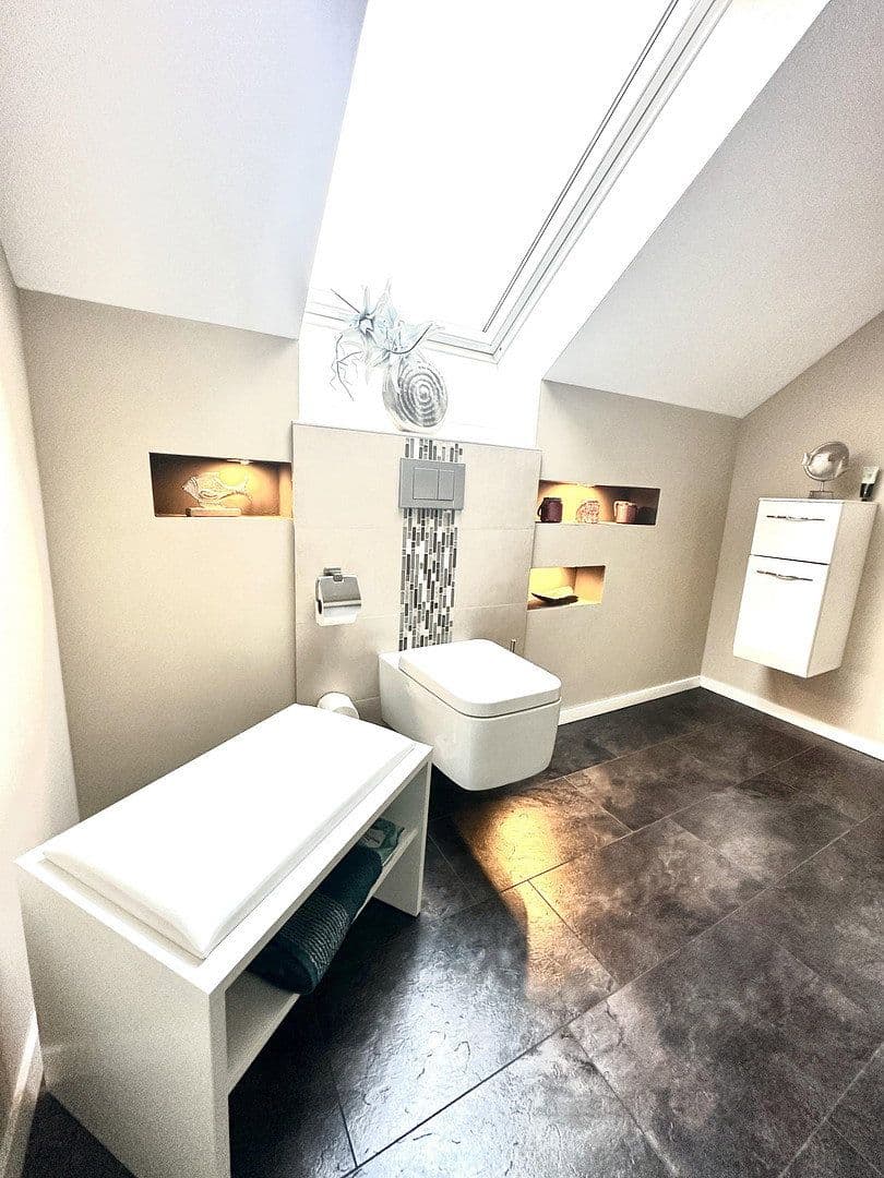 Prenájom bytu 6-izbový 155 m², Hauptstraße, 132, Schwelm, Severné Porýnie - Westfálsko Prenájom bytu 6-izbový 155 m², Hauptstraße, 132, Schwelm, Severné Porýnie - Westfálsko
