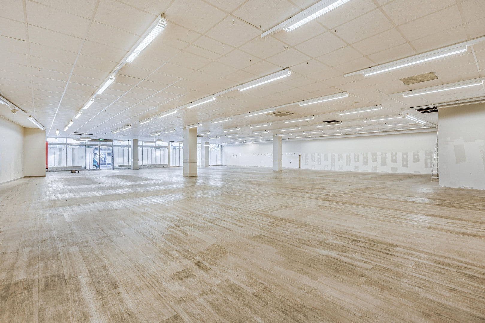 Prenájom nebytového priestoru 605 m², Hauptstraße 154, Heiligenhaus, Severné Porýnie - Westfálsko Prenájom nebytového priestoru 605 m², Hauptstraße 154, Heiligenhaus, Severné Porýnie - Westfálsko