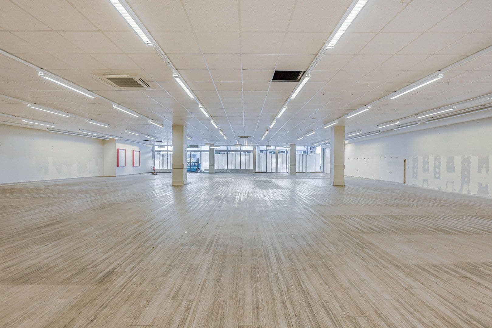 Prenájom nebytového priestoru 605 m², Hauptstraße 154, Heiligenhaus, Severné Porýnie - Westfálsko Prenájom nebytového priestoru 605 m², Hauptstraße 154, Heiligenhaus, Severné Porýnie - Westfálsko