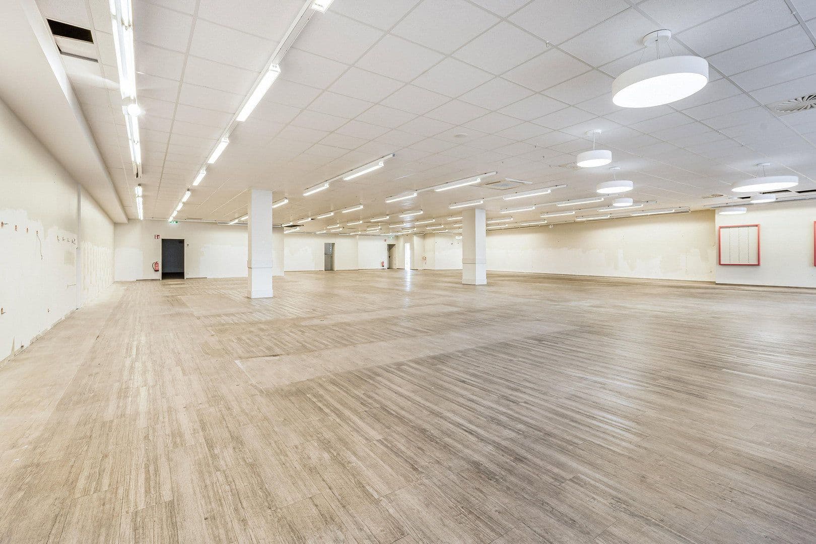 Prenájom nebytového priestoru 605 m², Hauptstraße 154, Heiligenhaus, Severné Porýnie - Westfálsko Prenájom nebytového priestoru 605 m², Hauptstraße 154, Heiligenhaus, Severné Porýnie - Westfálsko