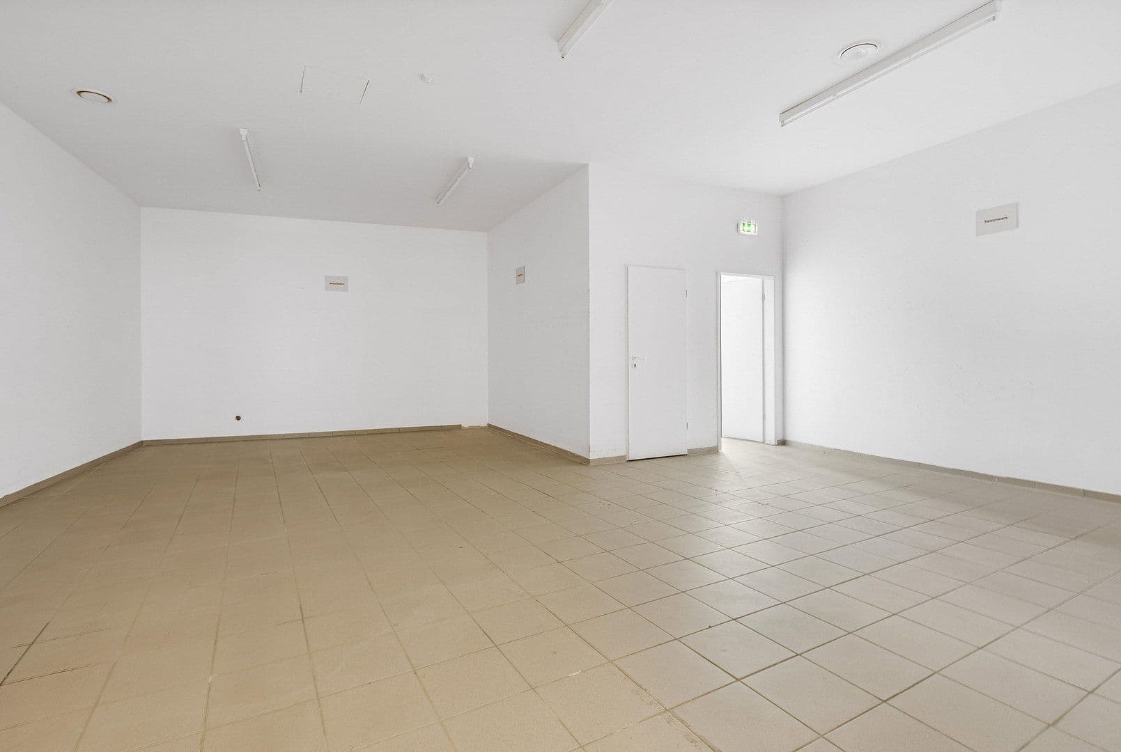 Prenájom nebytového priestoru 605 m², Hauptstraße 154, Heiligenhaus, Severné Porýnie - Westfálsko Prenájom nebytového priestoru 605 m², Hauptstraße 154, Heiligenhaus, Severné Porýnie - Westfálsko